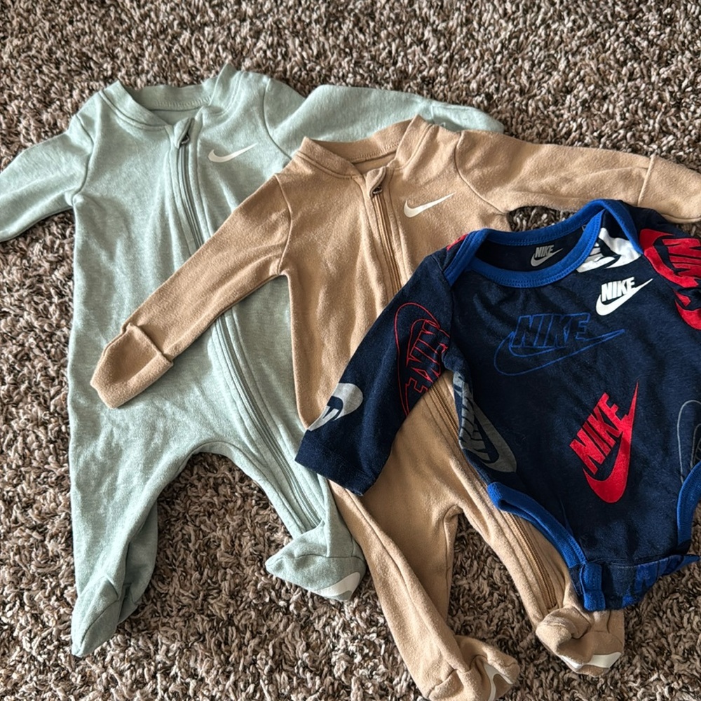 Nike Newborn set